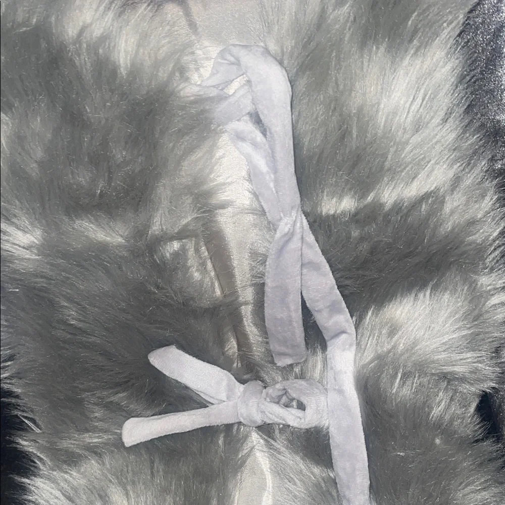 Wondershop Gray Faux Fur Tree Skirt